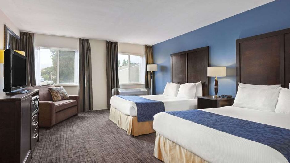 Days Inn Kelowna Room