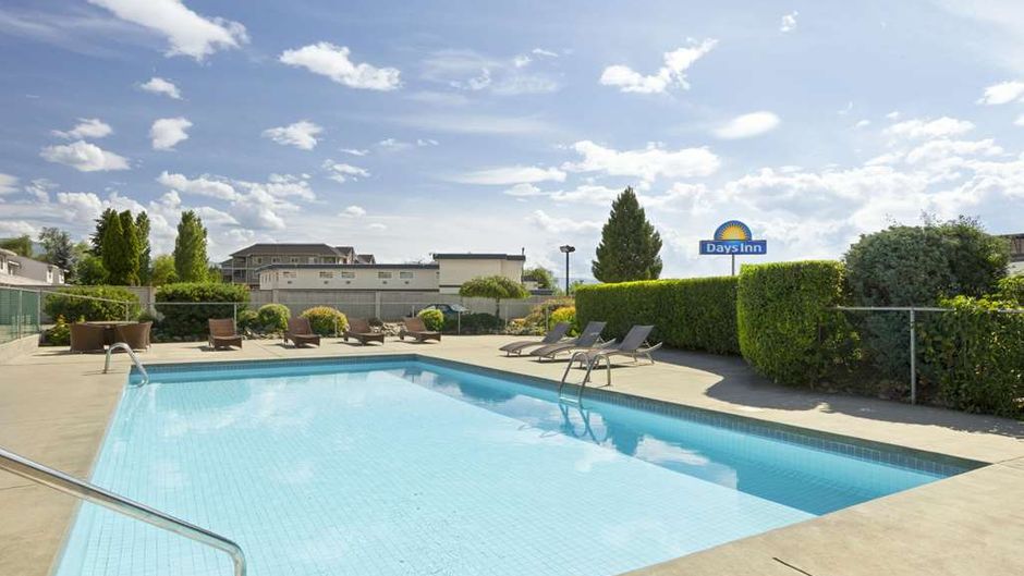 Days Inn Kelowna Pool
