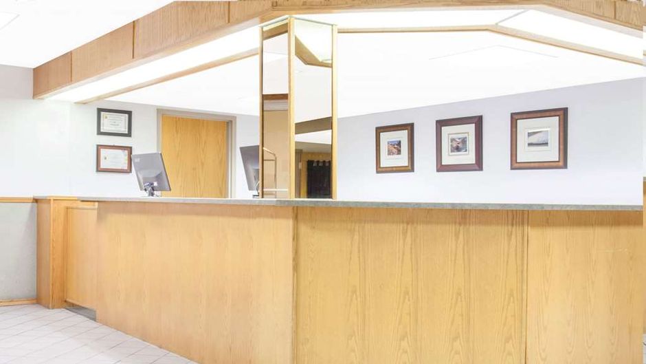 Super 8 Kenora Lobby