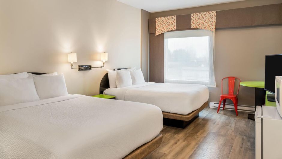 Days Inn Berthierville Room