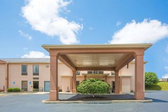 Howard Johnson Express Inn - Beckley