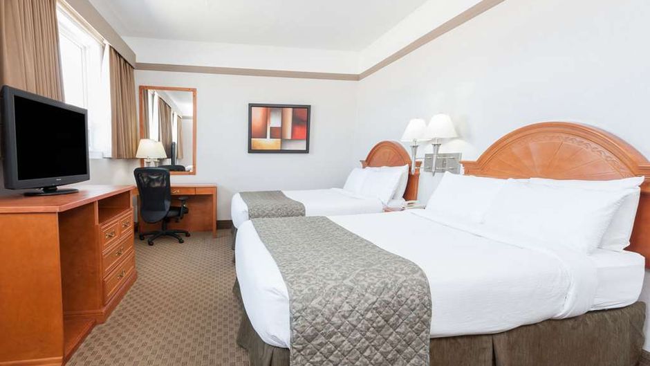 Ramada Edmonton South Room
