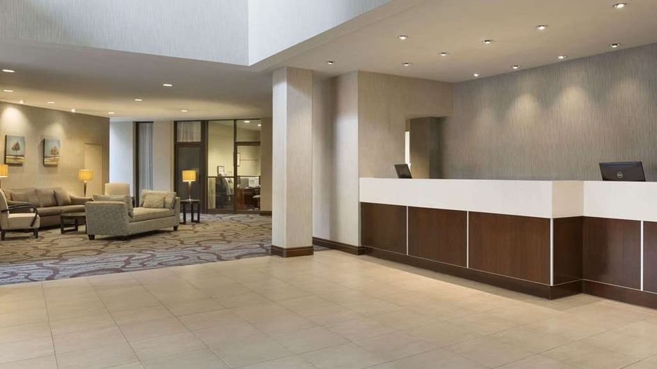 Ramada Belleville Harbourview Conf Ctr Lobby