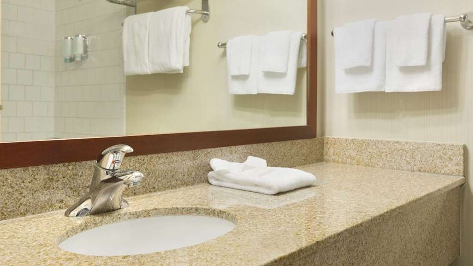 Ramada Belleville Harbourview Conf Ctr Room