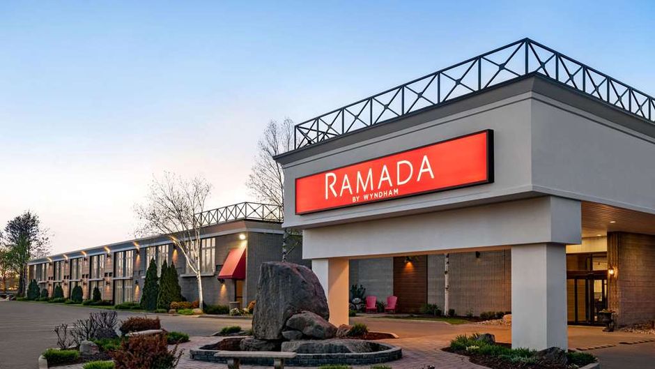 Ramada Cornwall Exterior