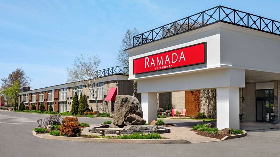 Ramada Cornwall Exterior