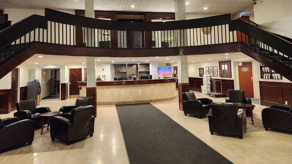 Ramada London Lobby