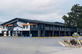 Days Inn & Suites by Wyndham Port Huron
