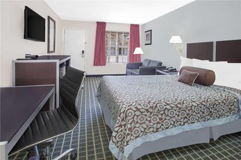 Days Inn Market Center Dallas