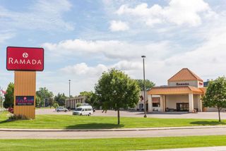 Ramada Airport Hotel & Suites