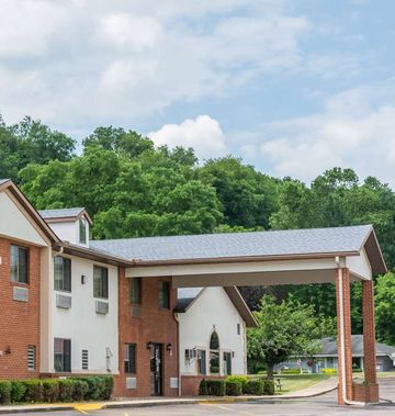 Super 8 Coshocton Roscoe Village