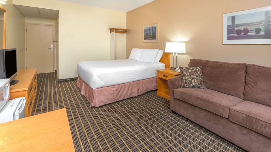 Howard Johnson Tillsonburg Room