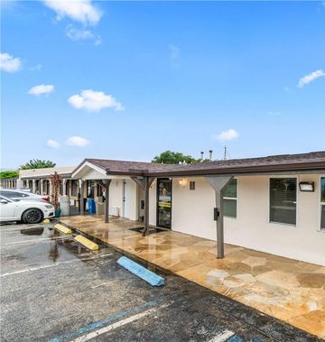 Super 8 Lantana West Palm Beach