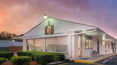 Super 8 Centerville-Richmond