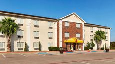 Super 8 Waco University Area
