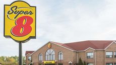 Super 8 Mt Hope Hamilton Intl Arpt
