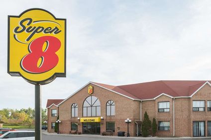 Super 8 Mt Hope Hamilton Intl Arpt