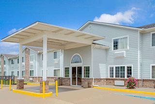Super 8 Riverside/Kansas City