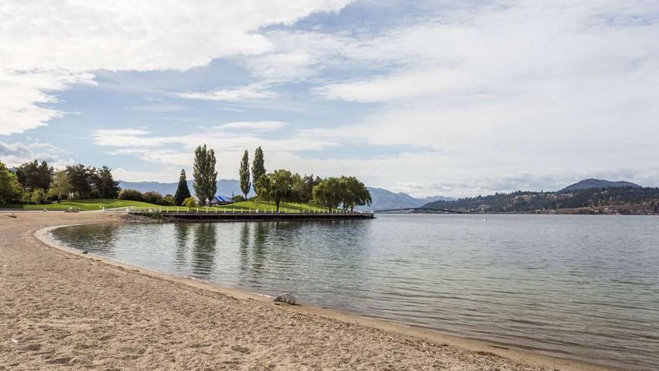 Super 8 Kelowna Beach