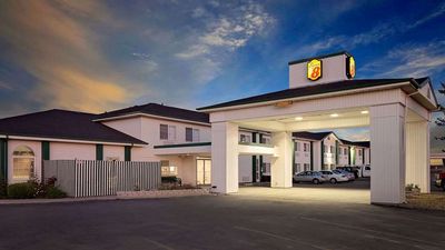 Super 8 Battle Mountain