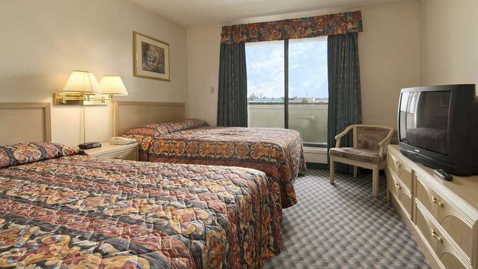 Super 8 Red Deer Room