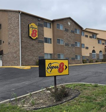 Super 8 Kansas City