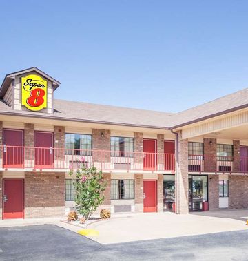 Super 8 Clinton