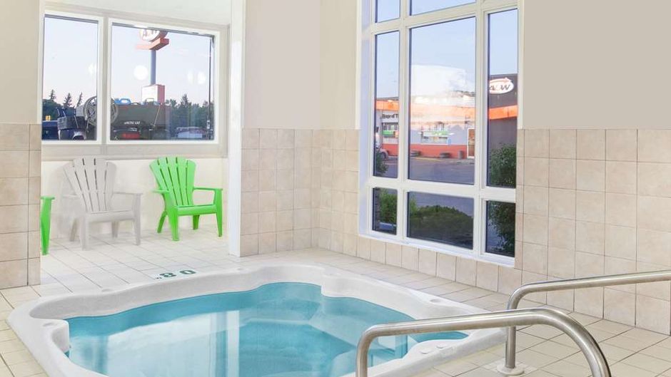 Super 8 Brandon Pool