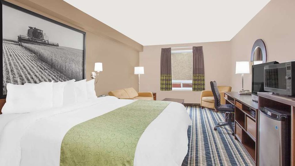 Super 8 Brandon Room