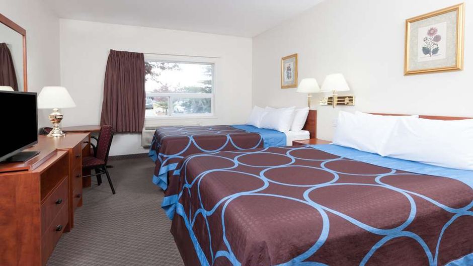 Super 8 Edmonton/West Room