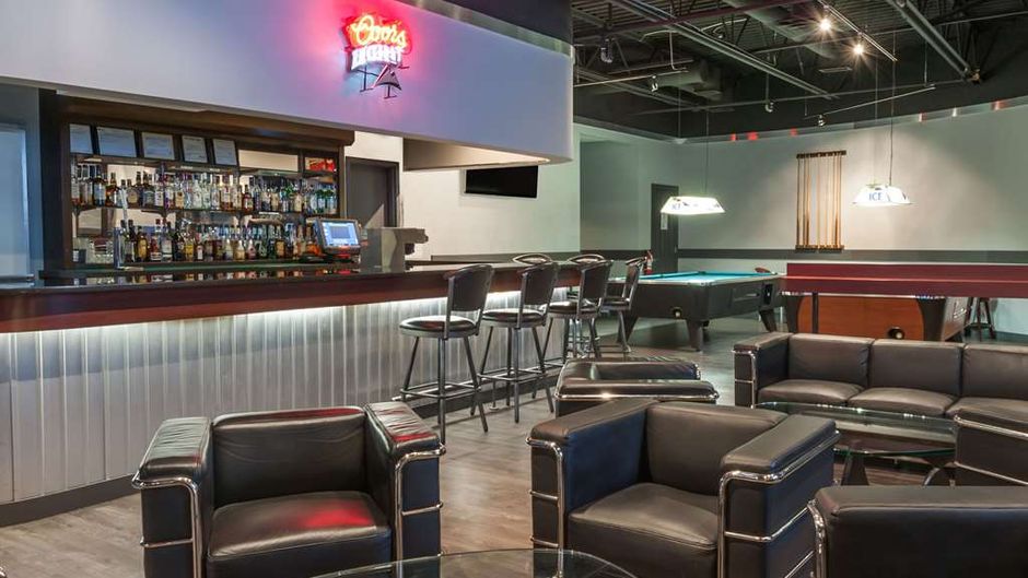 Super 8 Edmonton/West Restaurant
