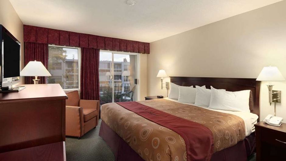 Travelodge Nanaimo Room