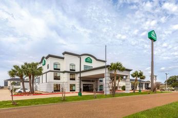 Wingate by Wyndham Sulphur