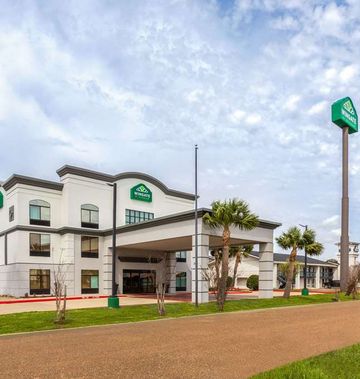 Wingate by Wyndham Sulphur