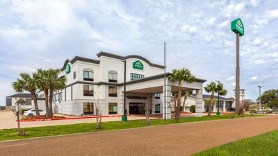Wingate by Wyndham Sulphur
