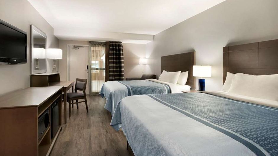 Travelodge Hotel Saskatoon Room