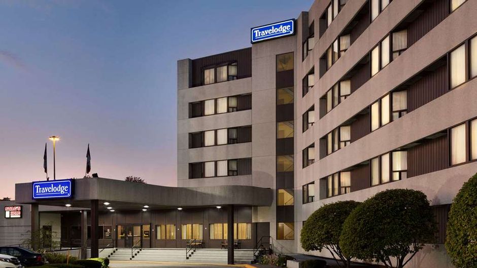 Travelodge Toronto East Exterior