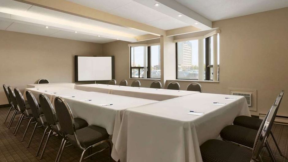 Travelodge Toronto East Meeting