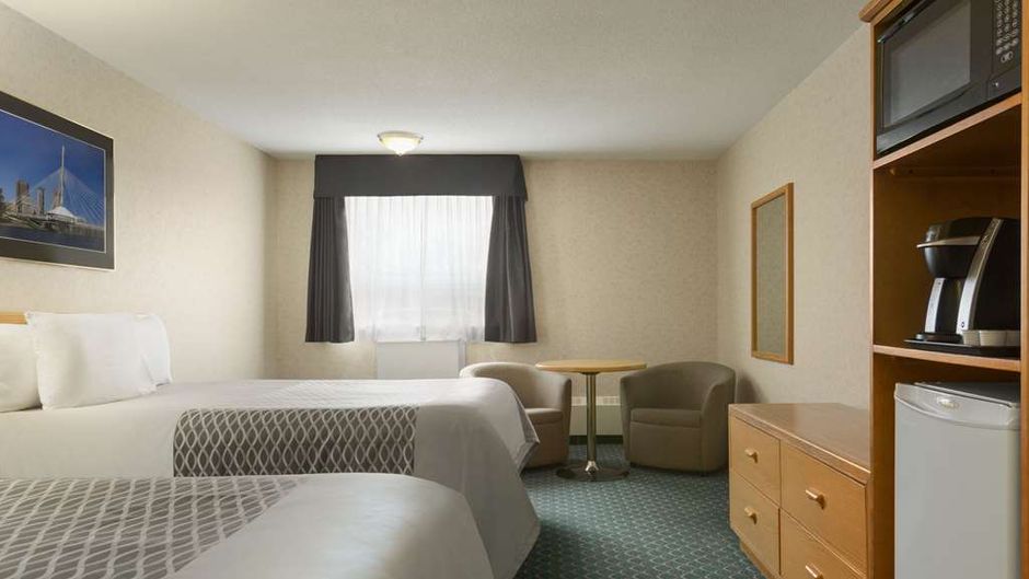 Travelodge Winnipeg East Room