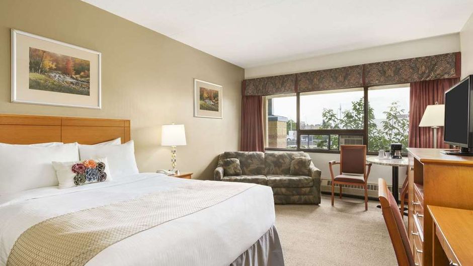 Travelodge Edmonton East Room