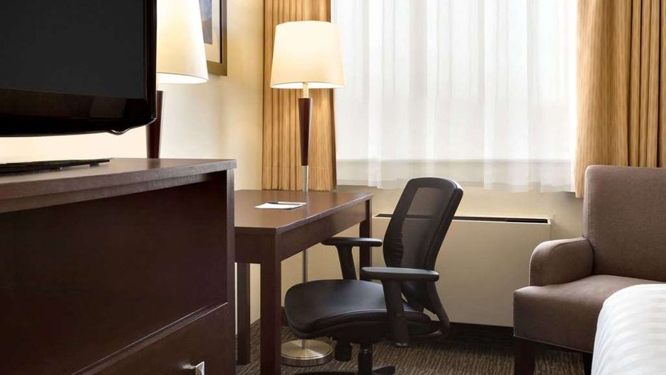 Travelodge Edmonton South Room