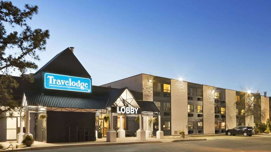 Travelodge Edmonton South Exterior