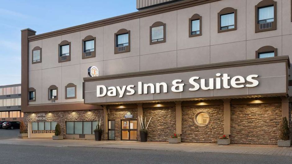 Days Inn & Suites Sault Ste Marie Exterior