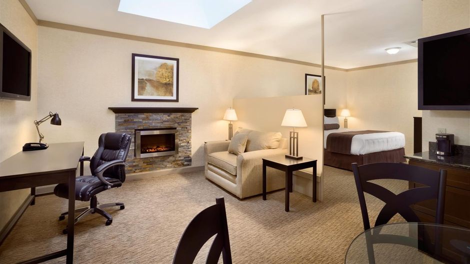 Days Inn & Suites Sault Ste Marie Room