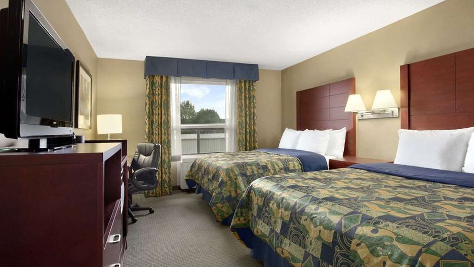 Travelodge Oshawa Room