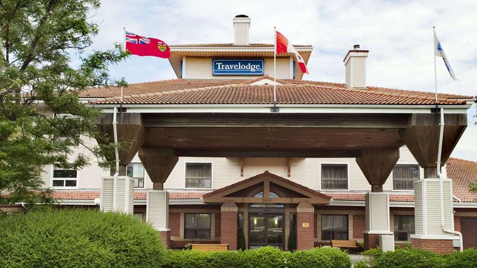 Travelodge Oshawa Exterior