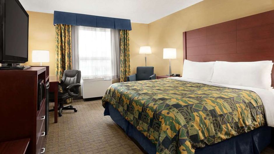 Travelodge Oshawa Room