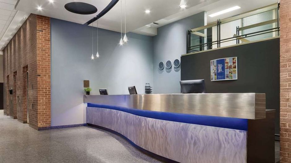 Travelodge Hotel Montreal Centre Lobby