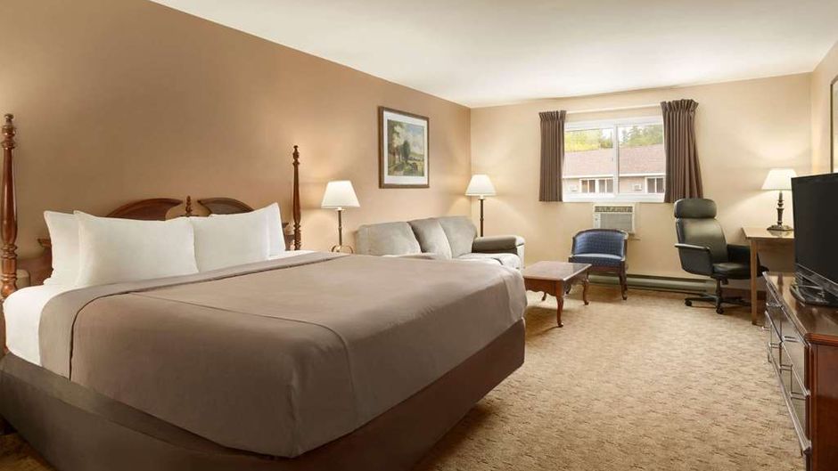 Travelodge Kenora Room