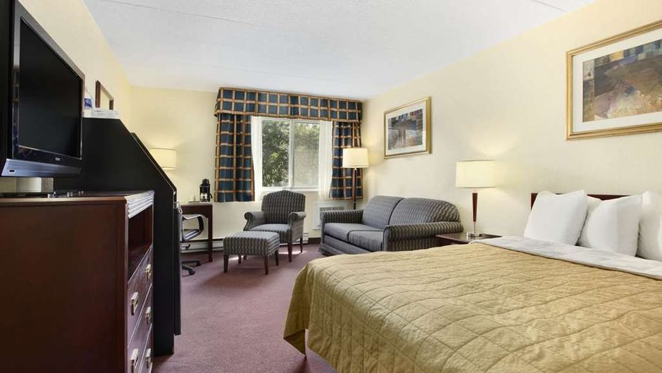 Travelodge Ottawa East Room
